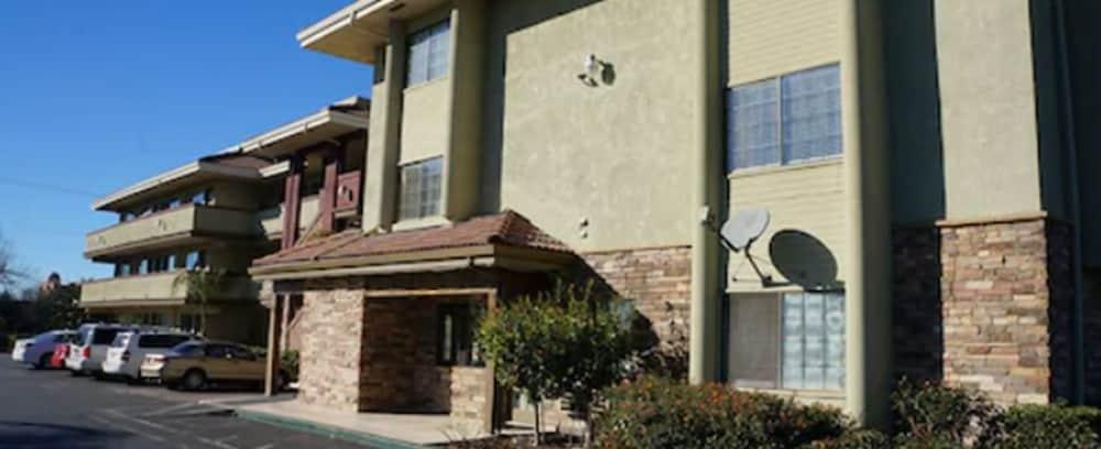 Motel Executive 2*