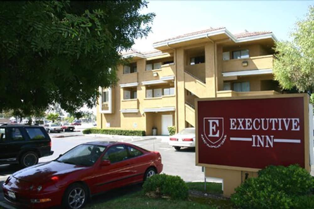 Motel Executive